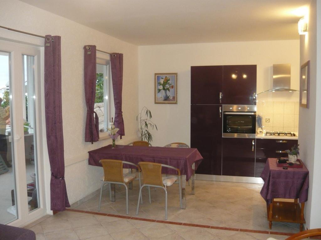 Apartments Luka Sevid Εξωτερικό φωτογραφία